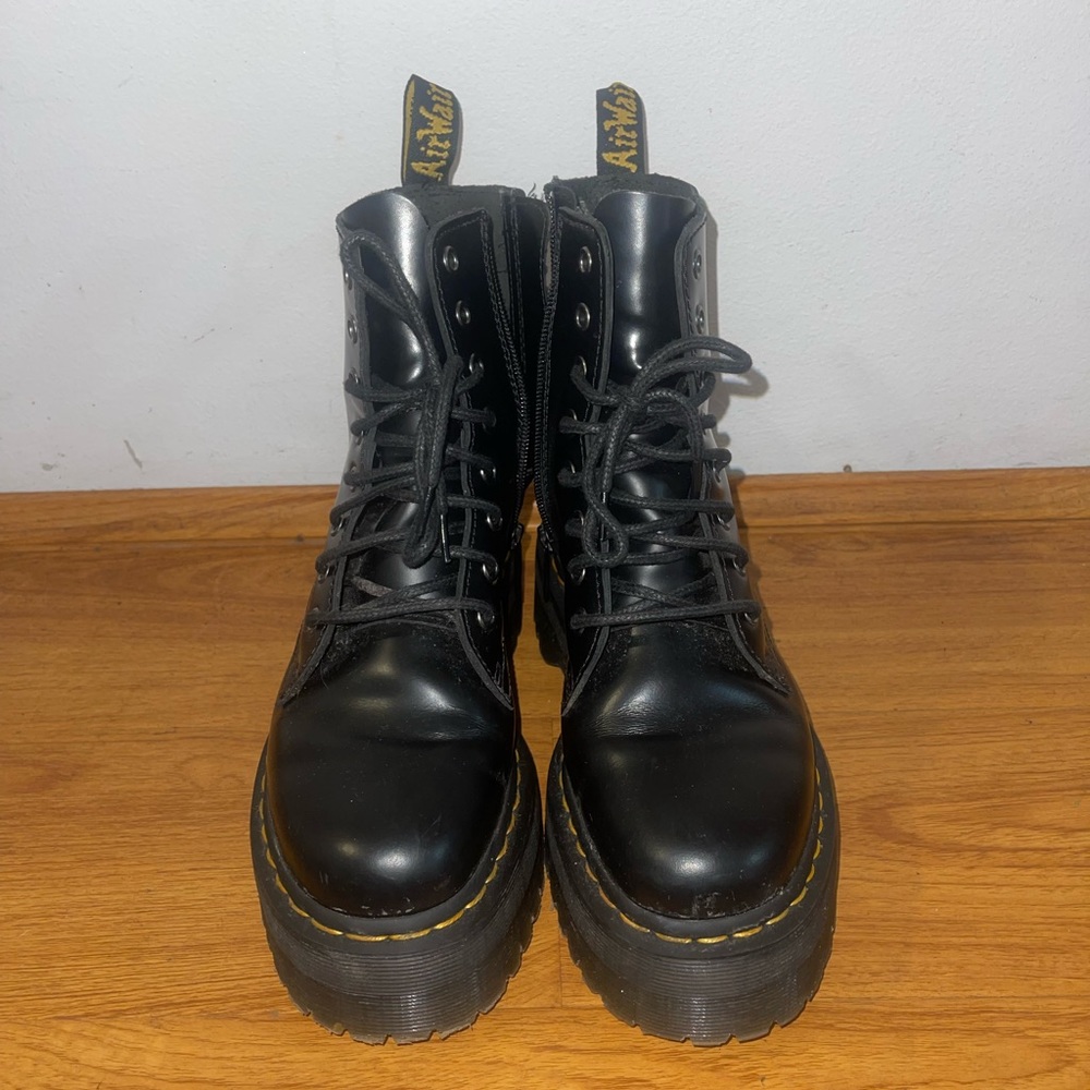 Dr. marten Jadon - Picture 1 of 2